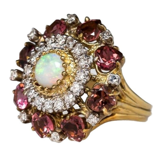 Vintage-style Zircon Points To Beauty And Nobility