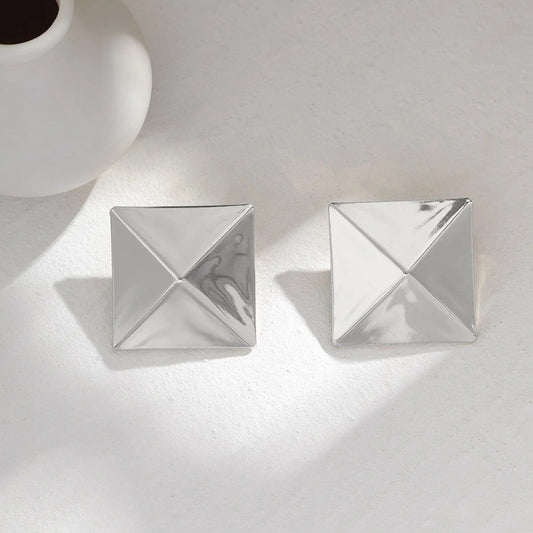 3D geometric Stud Earrings in silver with star design