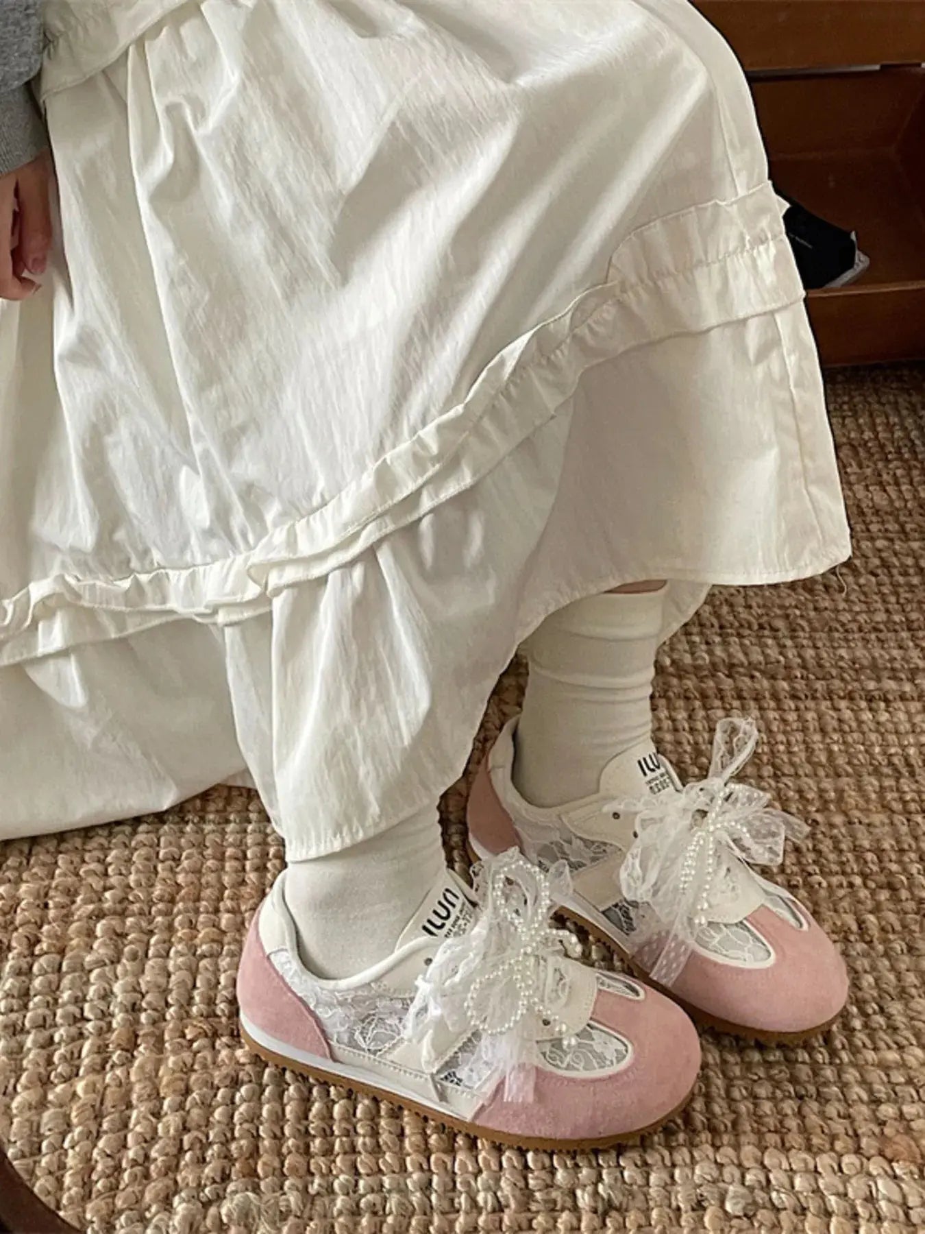 Vintage Lace Ribbon Sneakers Trendsi