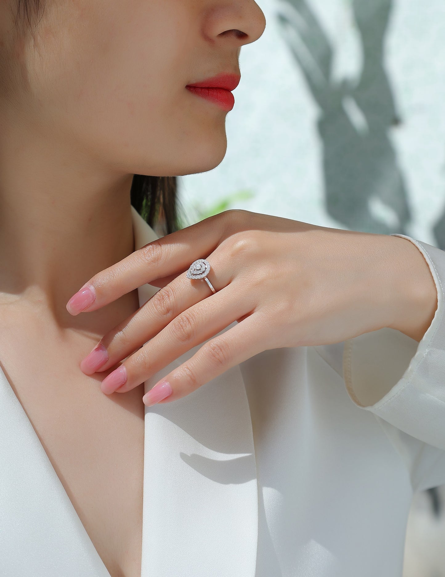 Eternal Love - A Diamond Wedding Ring Set With Top-quality Moissanite S925 Silver And Gold-plated. The Ring Can Be Tested With A Diamond Pen