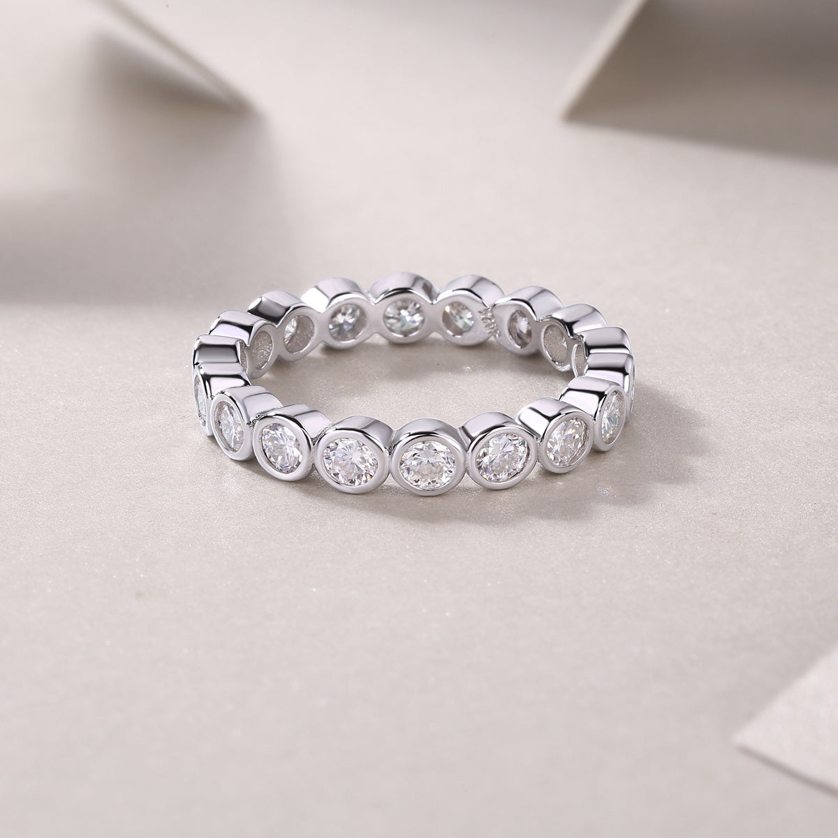 Emerging From The Cocoon - A Wedding Ring Set With Top-quality Moissanite S925 Silver And Platinum-plated Diamond Can Be Tested With A Diamond Pen. The Ring Is In Gold And Rose Gold
