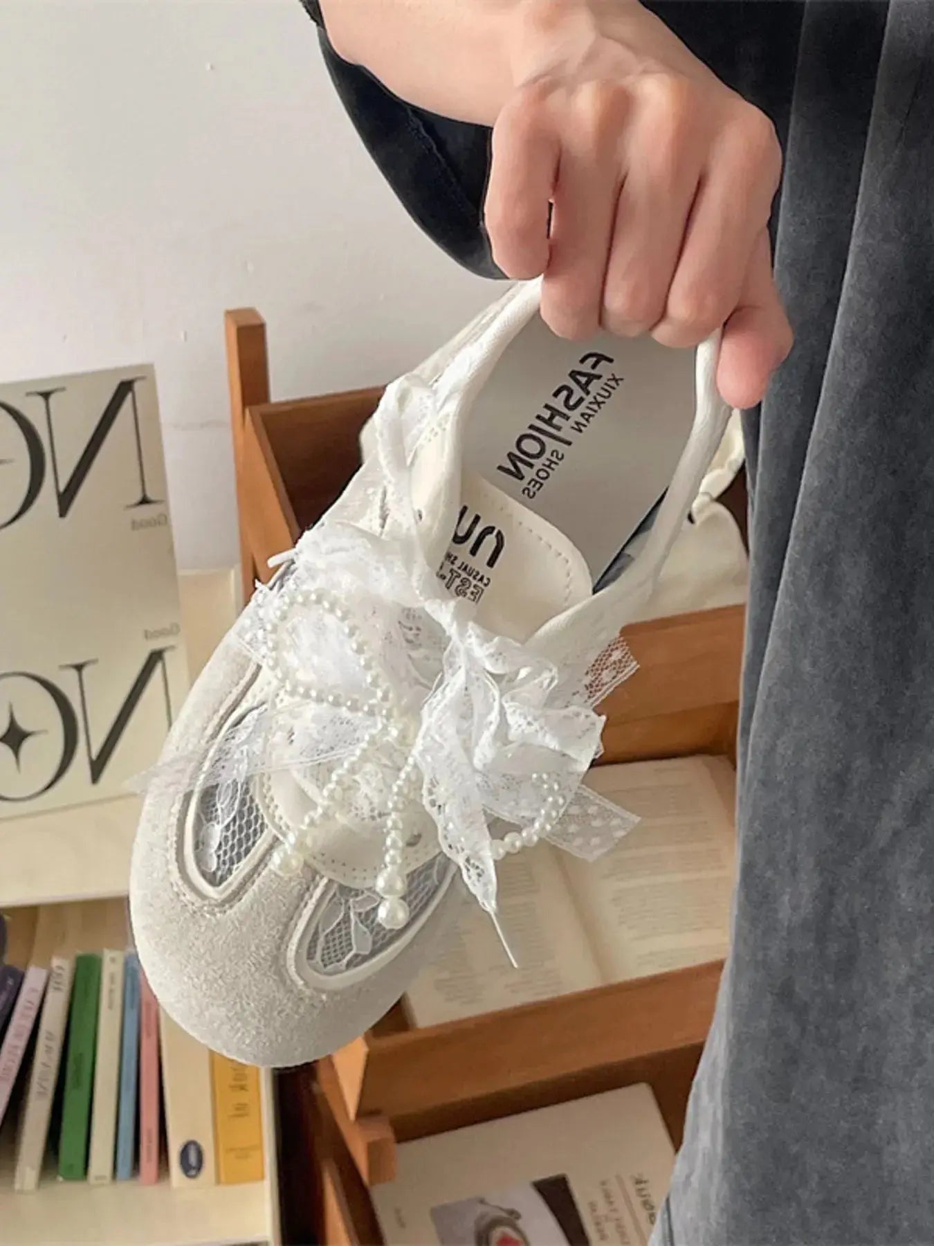 Vintage Lace Ribbon Sneakers Trendsi