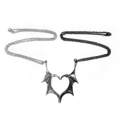Personality Punk Heart Double Color Wing Necklace for Women Men Vinatge Fashion Statement Wing Pendant Necklace for Lovers