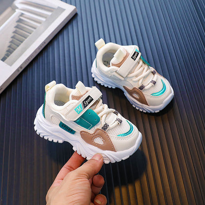 Children sports shoes