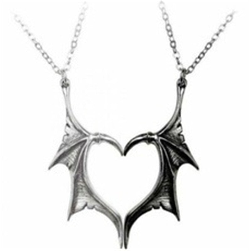 Personality Punk Heart Double Color Wing Necklace for Women Men Vinatge Fashion Statement Wing Pendant Necklace for Lovers