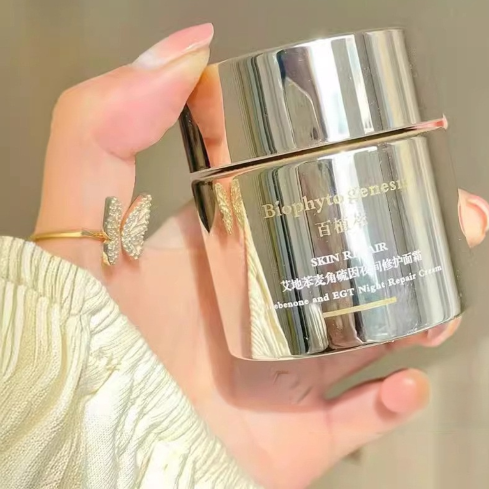 Retinol Brightening Serum with soothing essence water splash effect