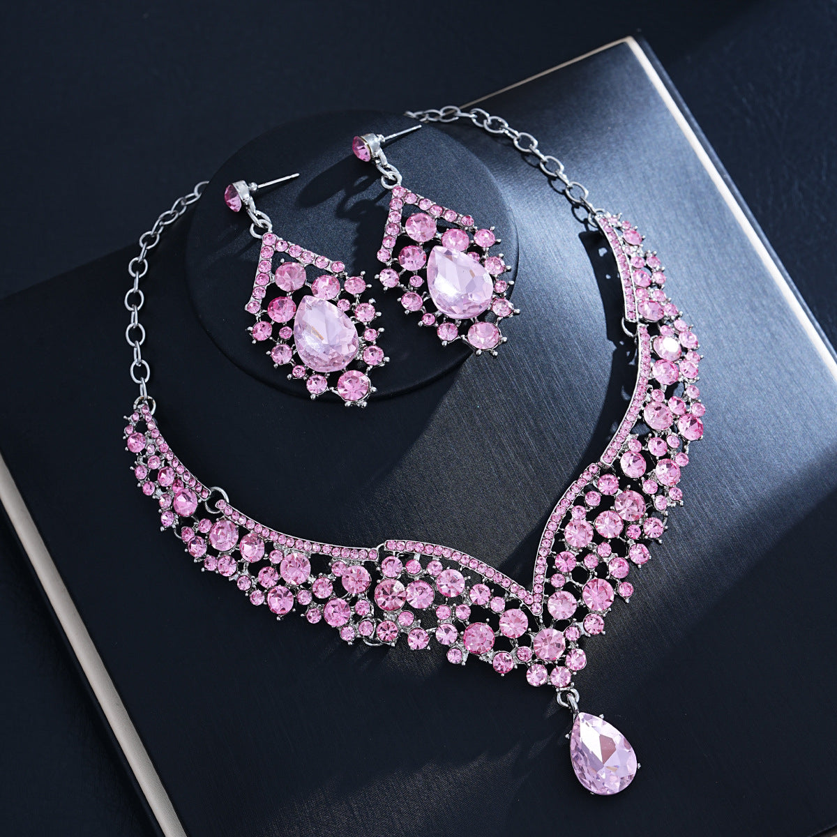 Necklace and earrings set