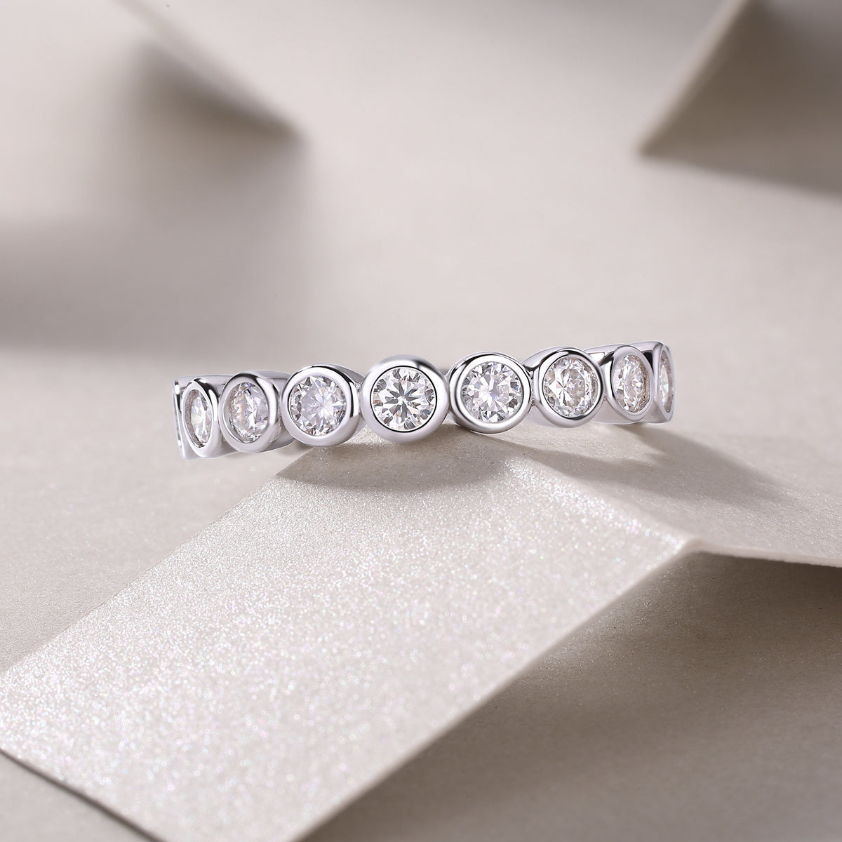Emerging From The Cocoon - A Wedding Ring Set With Top-quality Moissanite S925 Silver And Platinum-plated Diamond Can Be Tested With A Diamond Pen. The Ring Is In Gold And Rose Gold